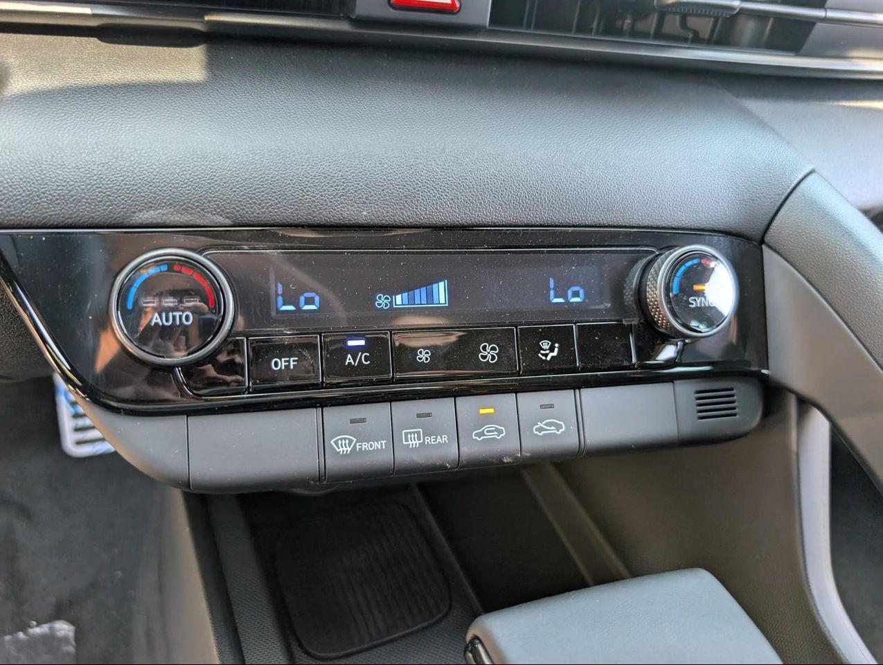 2025 Hyundai Elantra SEL Sport photo 11