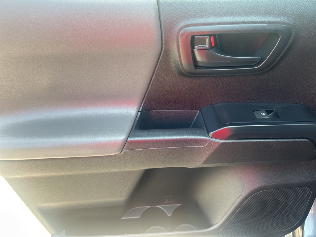 2023 Toyota Tacoma TRD Off-Road photo 25