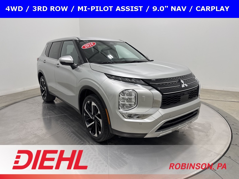 2024 Mitsubishi Outlander SE's photo