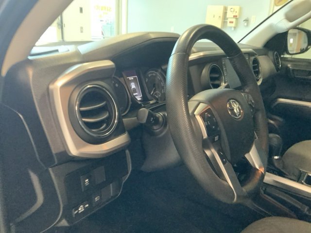 2022 Toyota Tacoma SR 4x4 photo 15