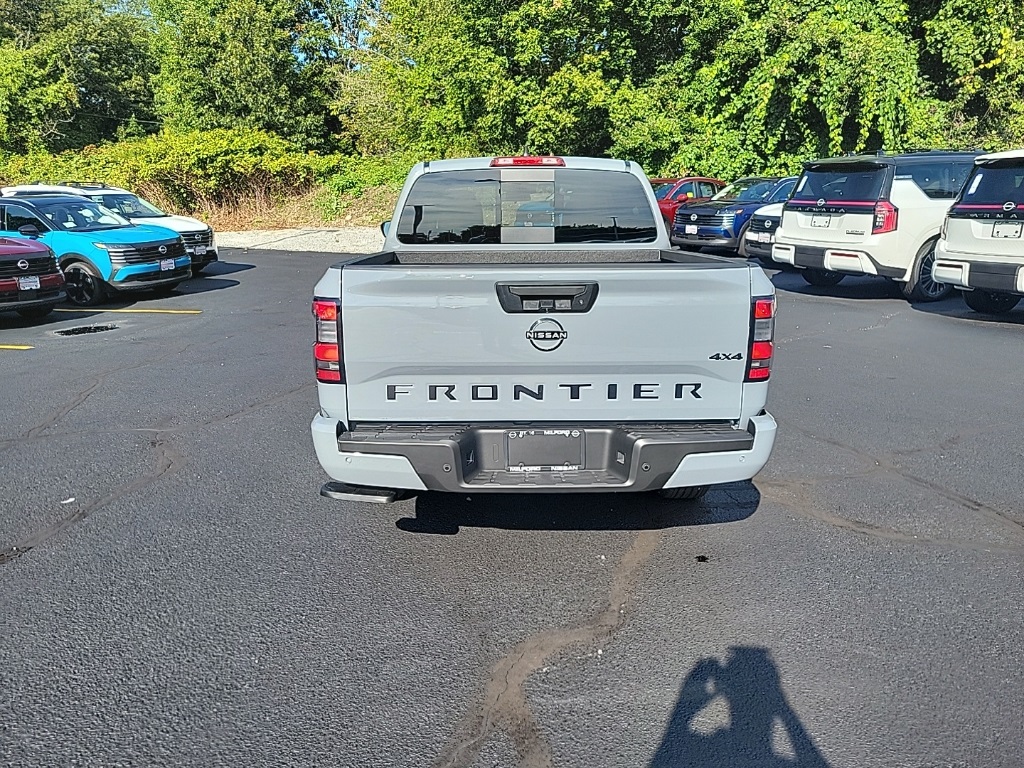 2026 Nissan Frontier Crew Cab SV photo 4