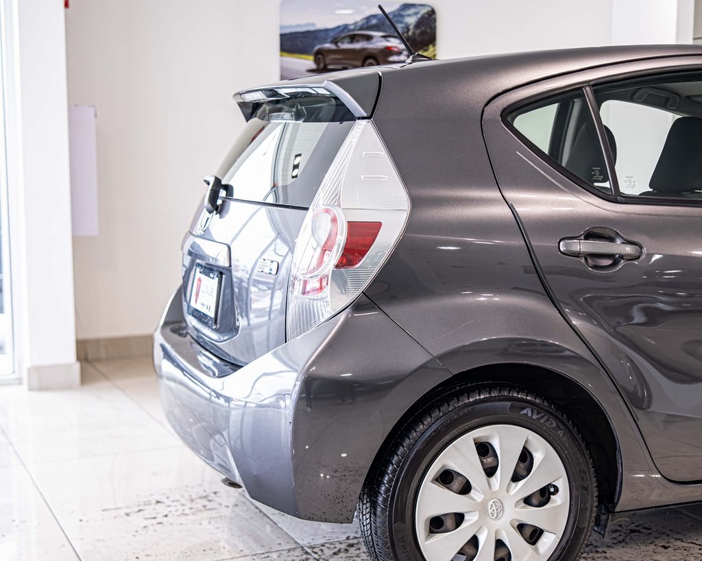 2014 TOYOTA PRIUS C - Image 12