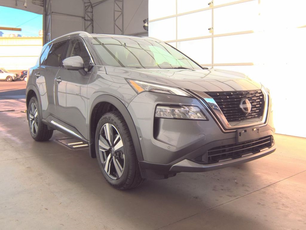 2023 Nissan Rogue SL's photo
