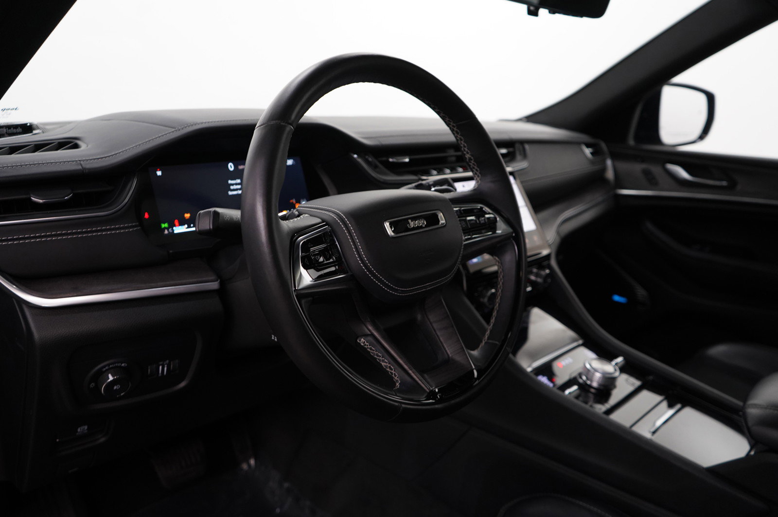 2022 Jeep Grand Cherokee Overland photo 16