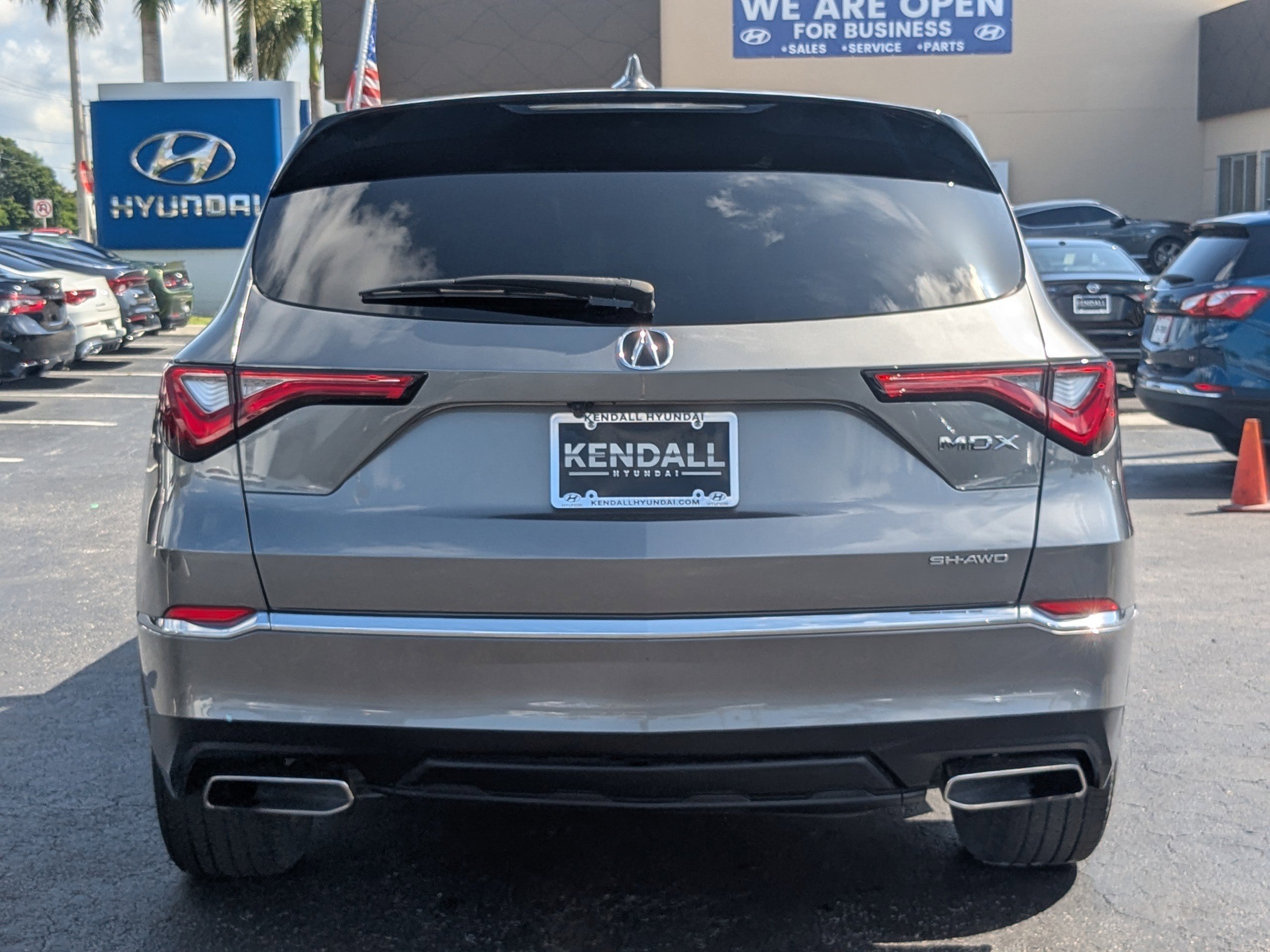2023 Acura MDX SH-AWD photo 5