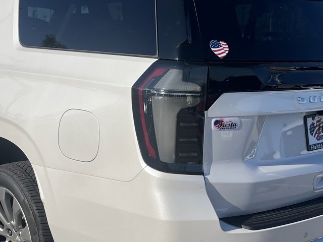 2025 Chevrolet Suburban Premier photo 9