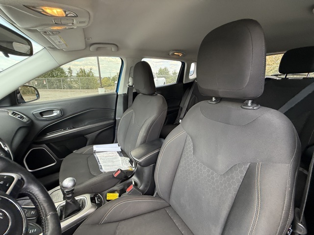 2017 Jeep Compass Sport photo 10