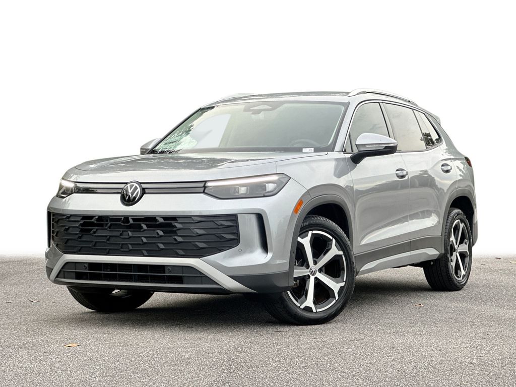 2025 Volkswagen Tiguan SE's photo