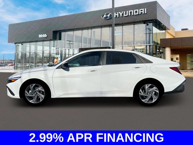 2025 Hyundai Elantra SEL Sport photo 2
