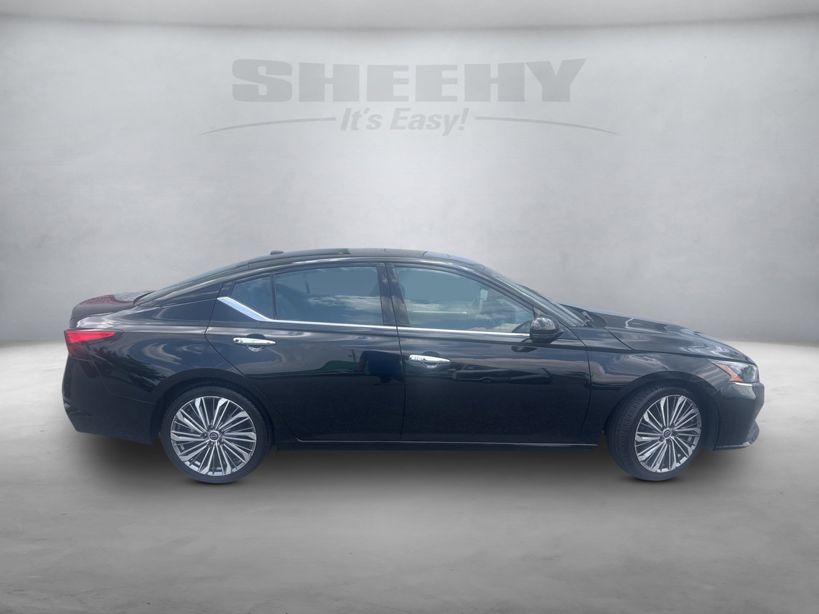 2023 Nissan Altima 2.5 SL photo 4