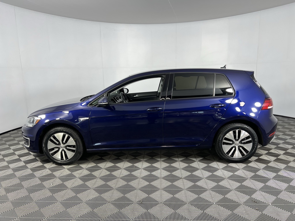 2019 Volkswagen e-Golf SE photo 2