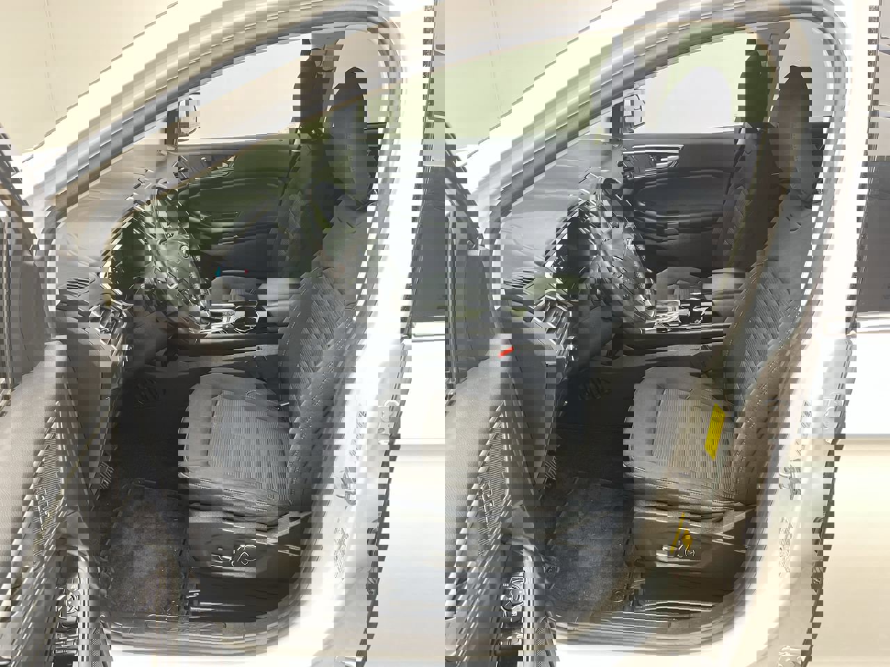 2017 Ford Edge SEL photo 3