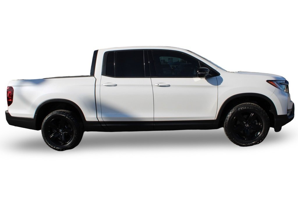 2022 Honda Ridgeline Black Edition photo 3