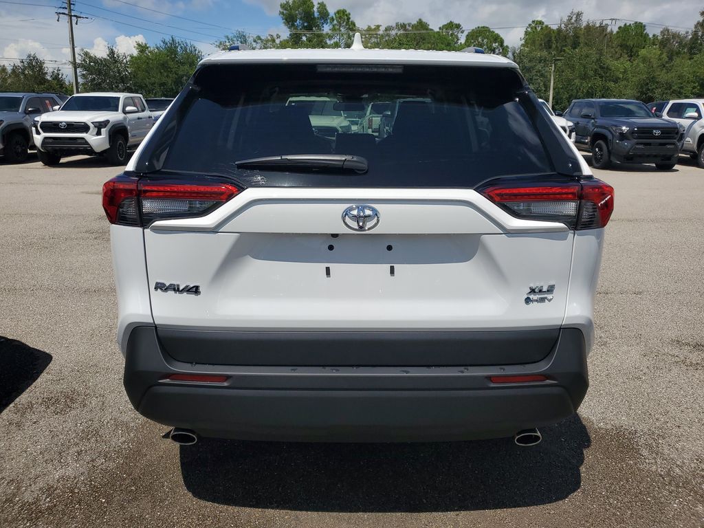 2025 Toyota RAV4 Hybrid XLE photo 6