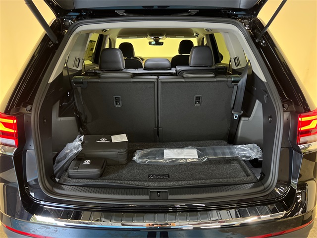 2026 Volkswagen Atlas SE photo 4