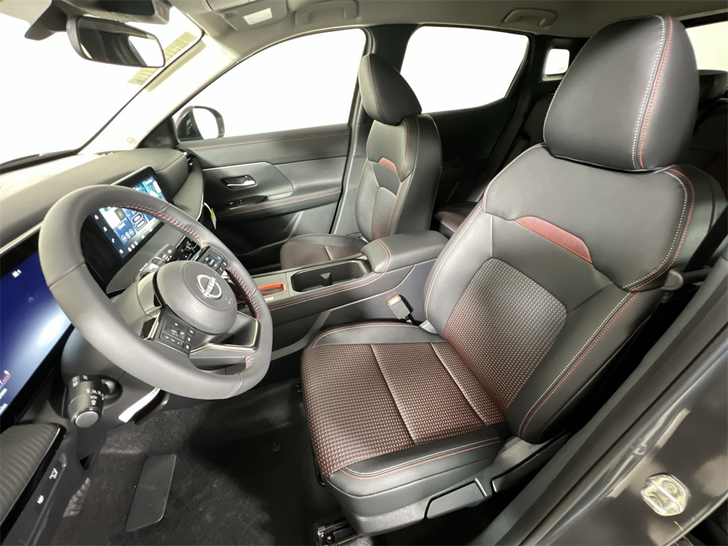 2026 Nissan Kicks SR photo 12