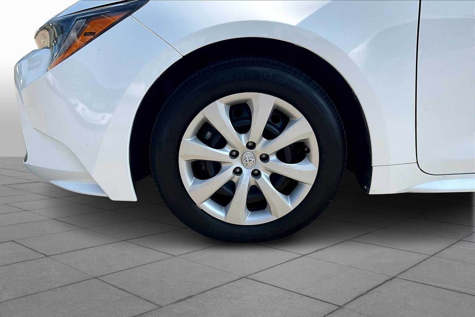 2024 Toyota Corolla LE photo 10