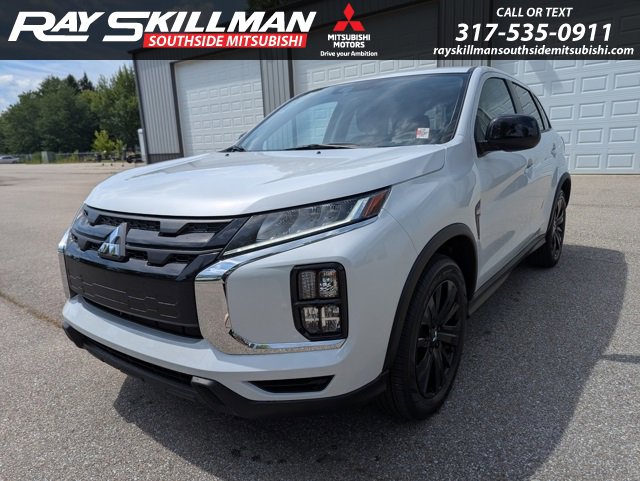 2025 Mitsubishi Outlander Sport LE's photo