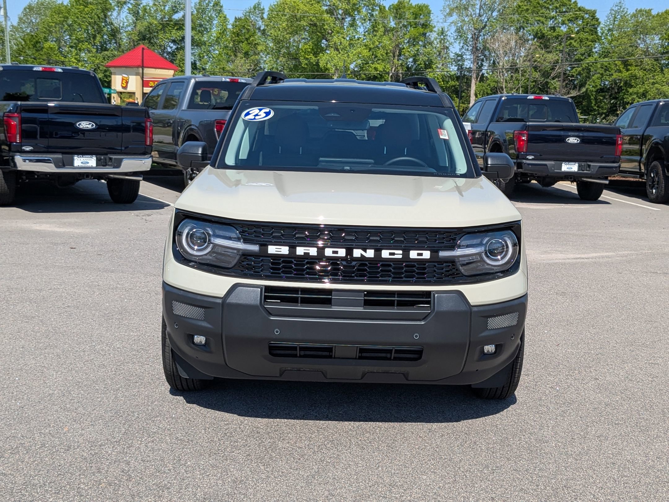 2025 Ford Bronco Sport Outer Banks photo 4