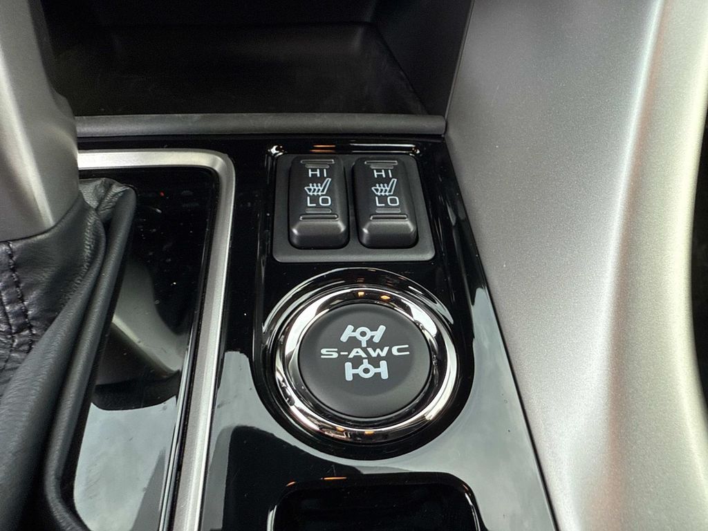 2025 Mitsubishi Eclipse Cross SEL photo 29