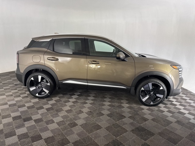 2025 Nissan Kicks SR photo 4