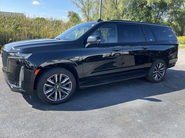 2021 Cadillac Escalade ESV Sport photo 2