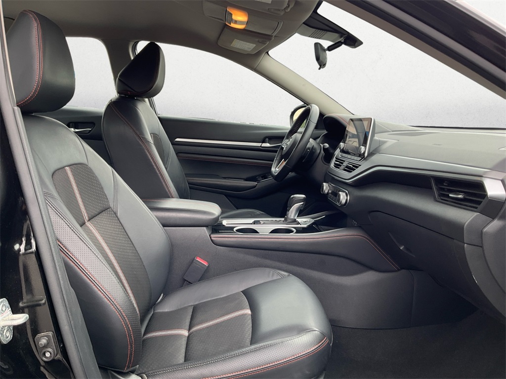 2023 Nissan Altima 2.5 SR photo 13
