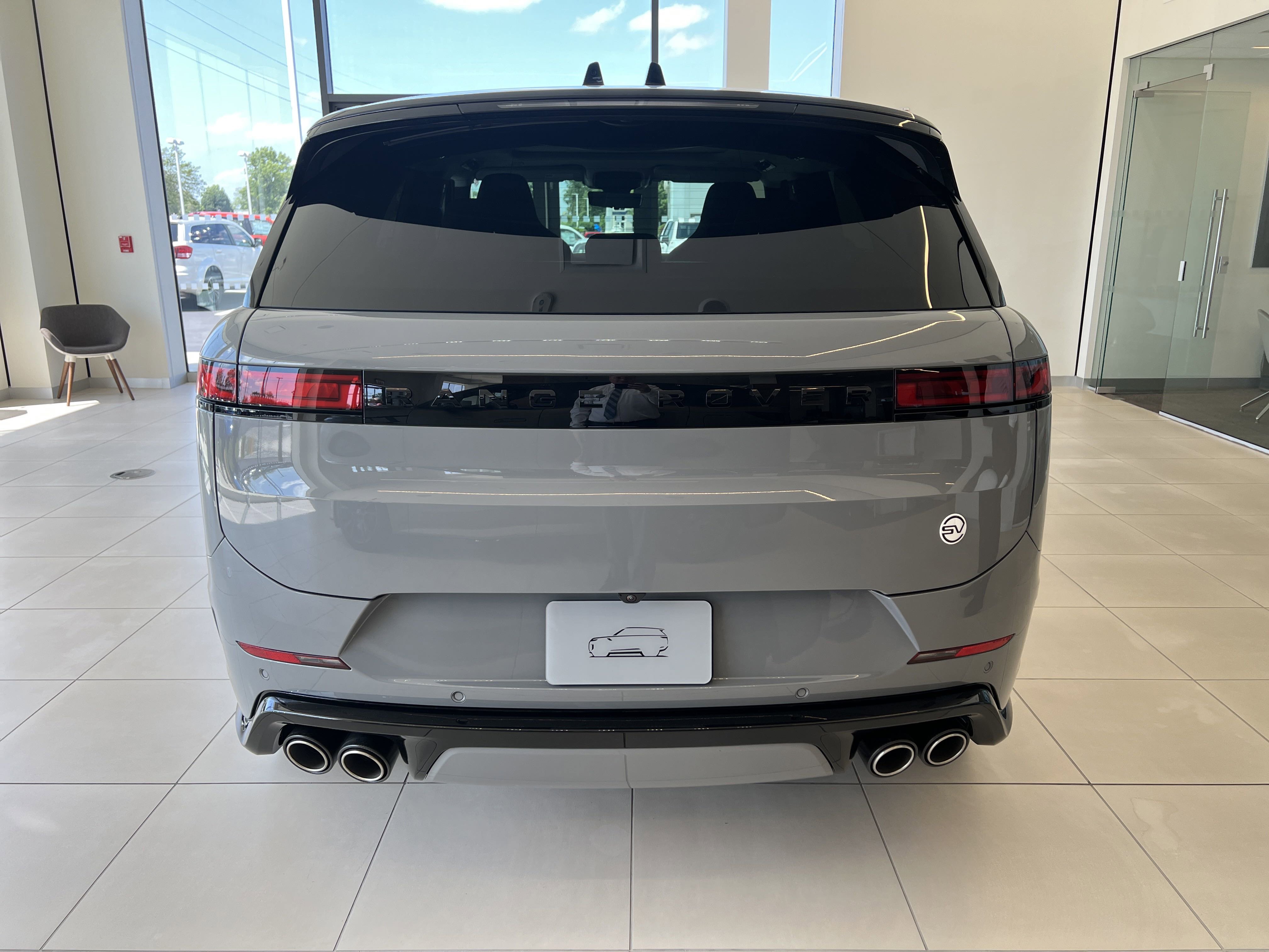 2025 Land Rover Range Rover Sport photo 4