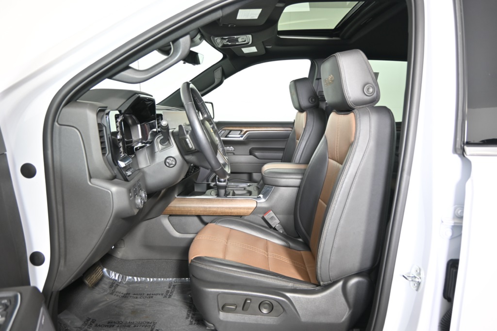 2023 Chevrolet Silverado 1500 High Country photo 18