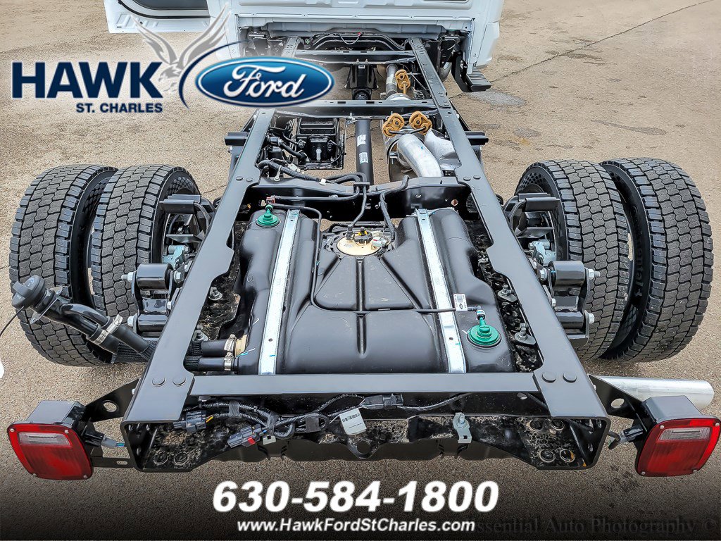 2025 FORD F-450 - Image 12