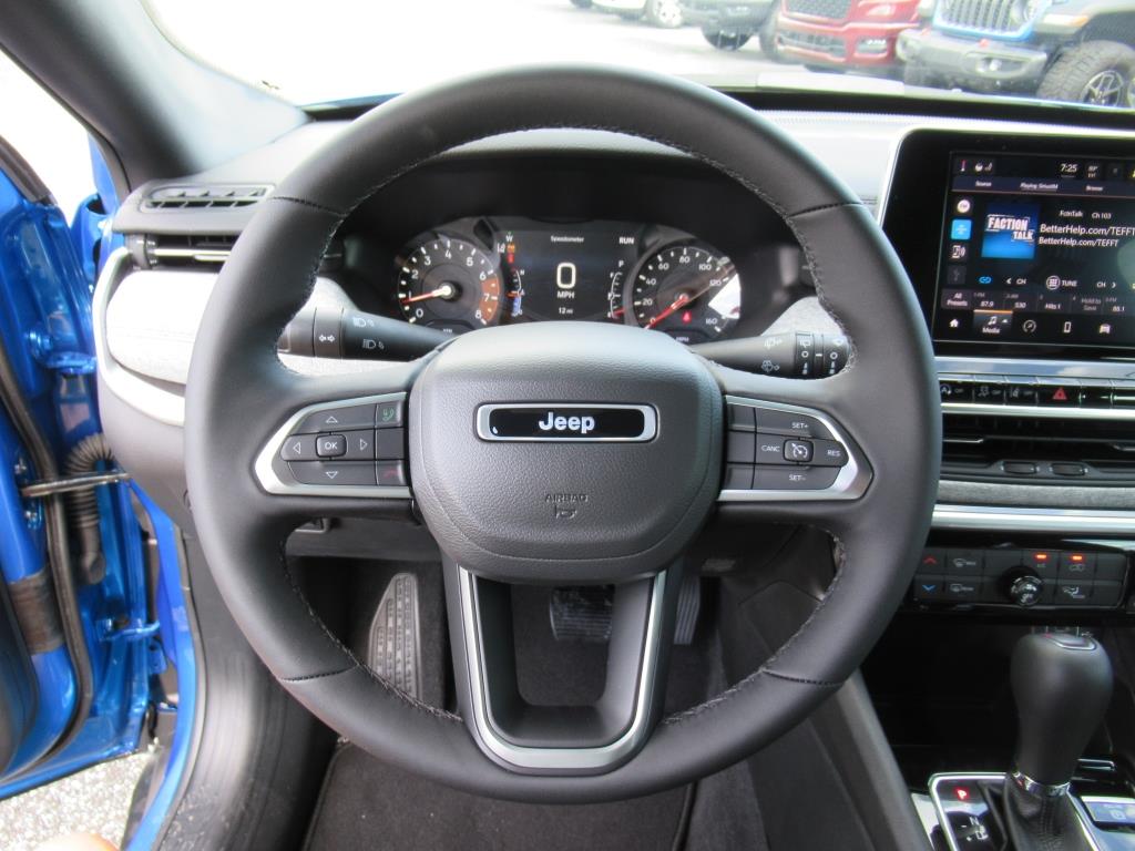 2025 Jeep Compass Latitude photo 17