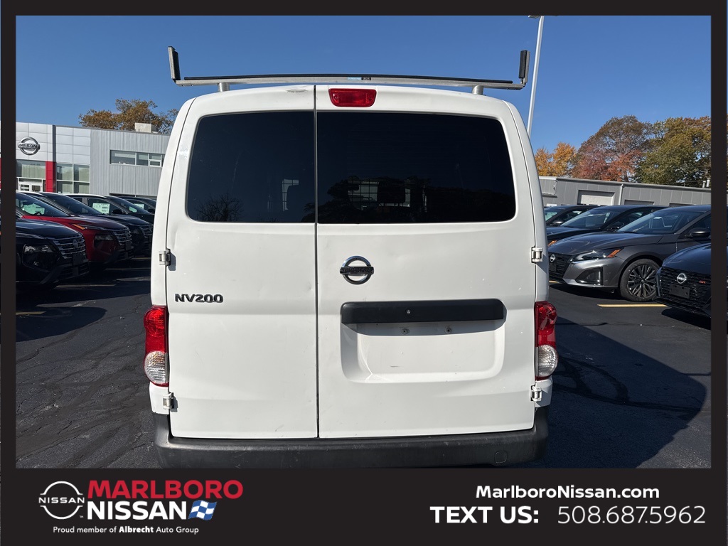 2017 Nissan NV200 S photo 2
