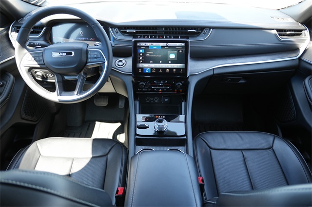 2024 Jeep Grand Cherokee Limited photo 2