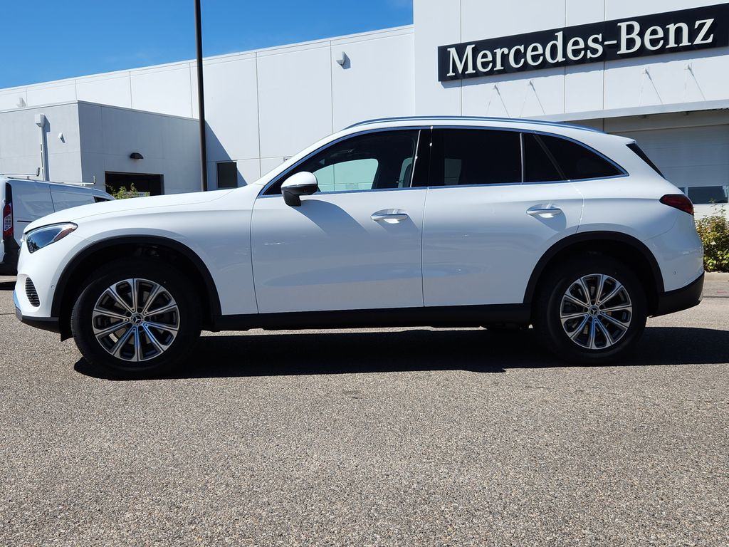 2026 Mercedes Benz GLC 300 4MATIC photo 5