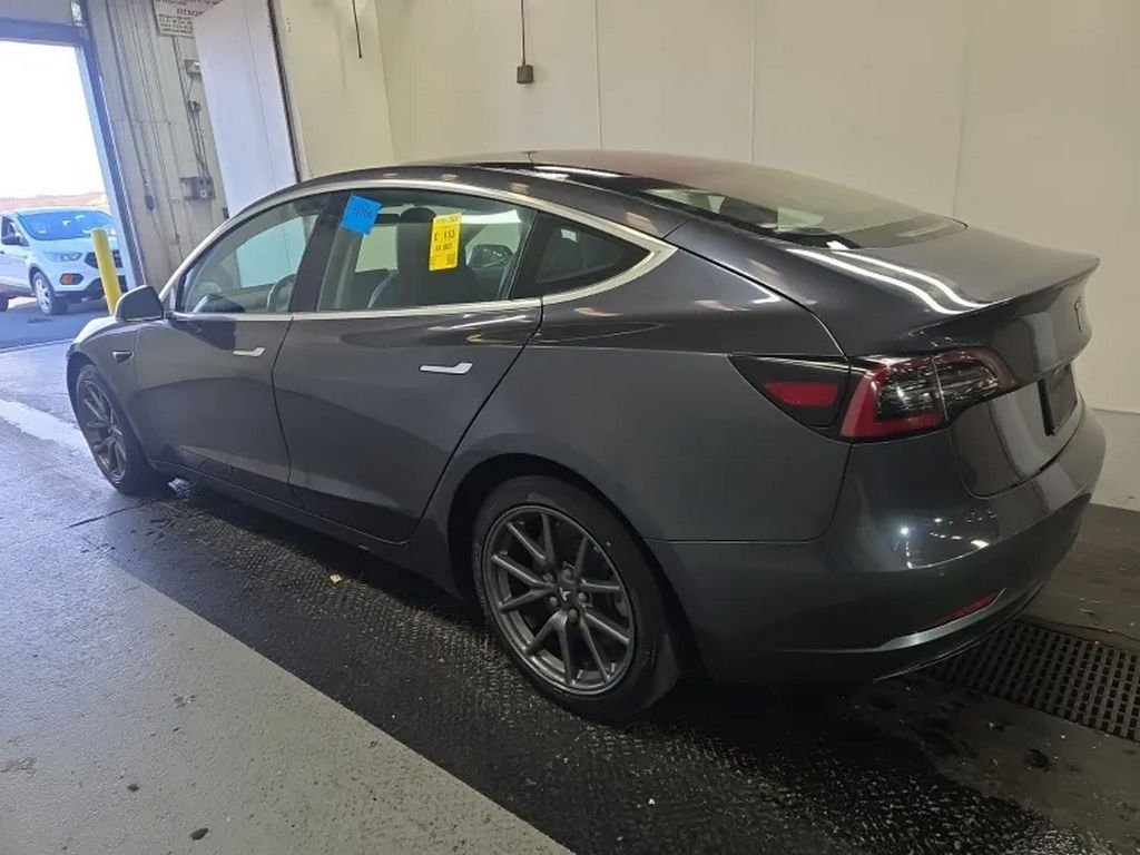2019 Tesla Model 3 Mid Range photo 3