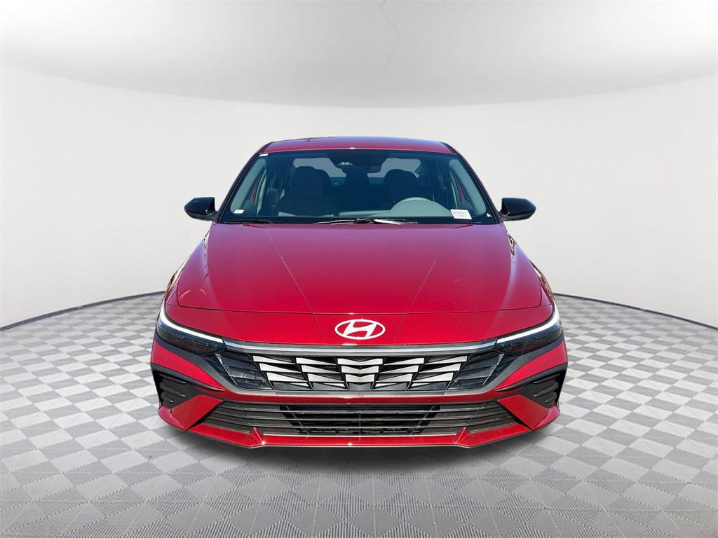 2025 Hyundai Elantra SEL Sport photo 2