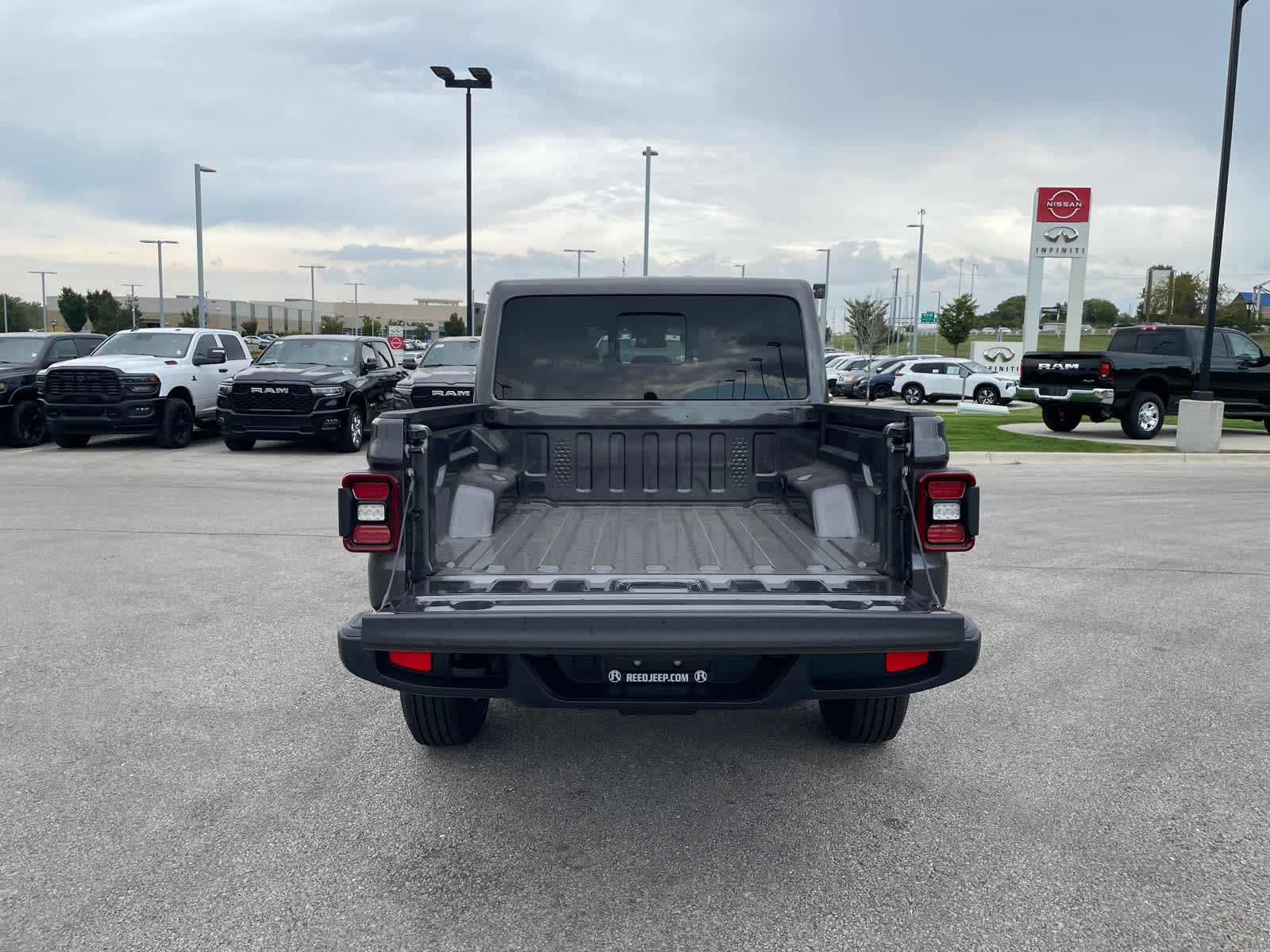 2025 Jeep Gladiator Sport S photo 11