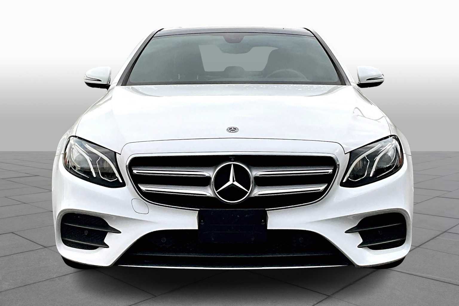 2019 Mercedes Benz E 300 Sedan photo 3