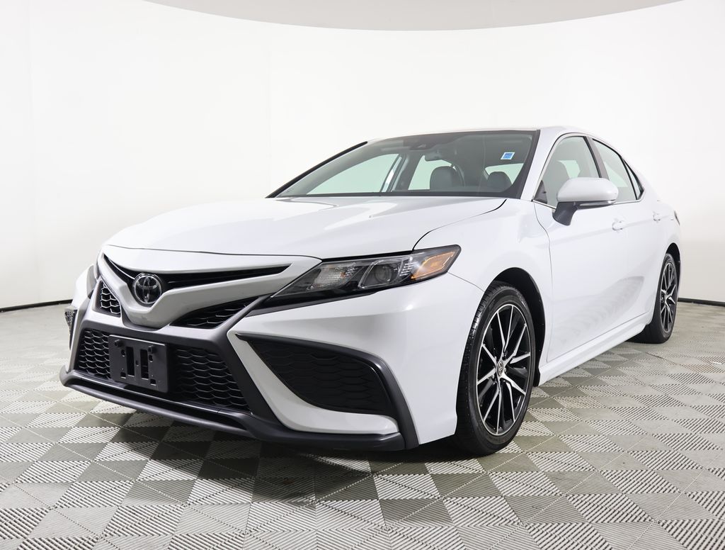 2023 Toyota Camry SE photo 2