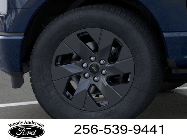 2025 Ford F-150 Lightning photo 18