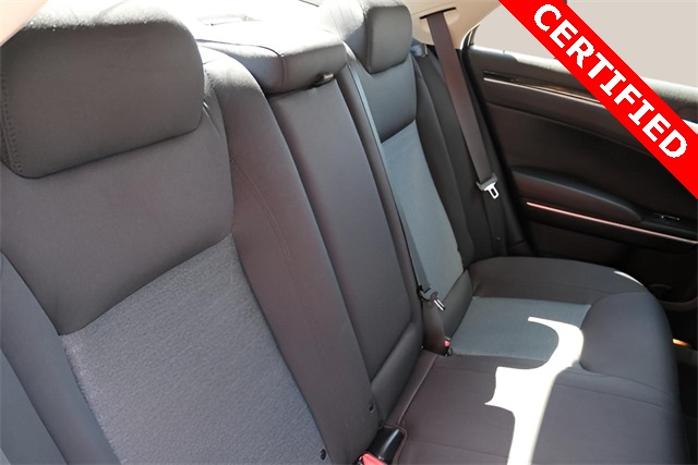 2023 Chrysler 300 Touring photo 13