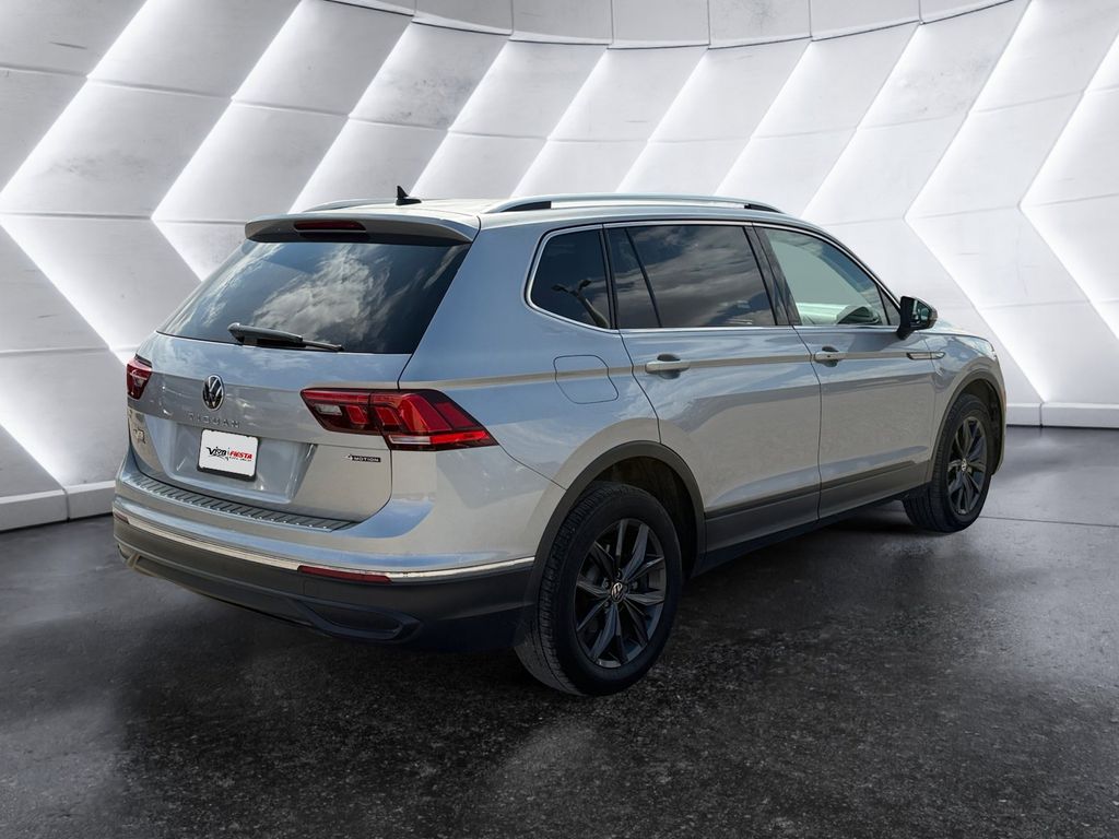 2022 Volkswagen Tiguan SE photo 4