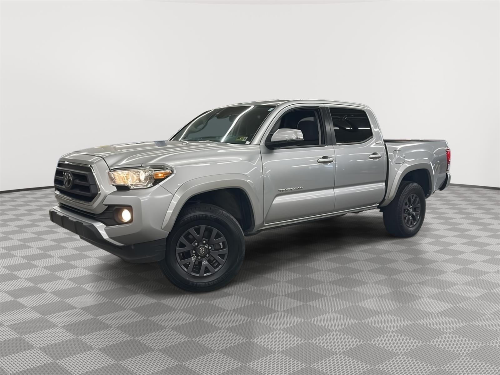 2023 Toyota Tacoma SR photo 3