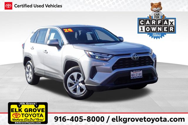 2024 Toyota RAV4 LE's photo