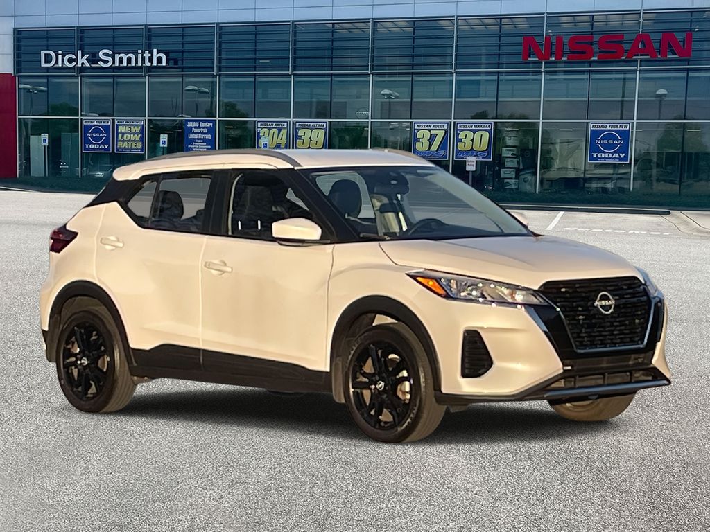 2024 Nissan Kicks SV's photo