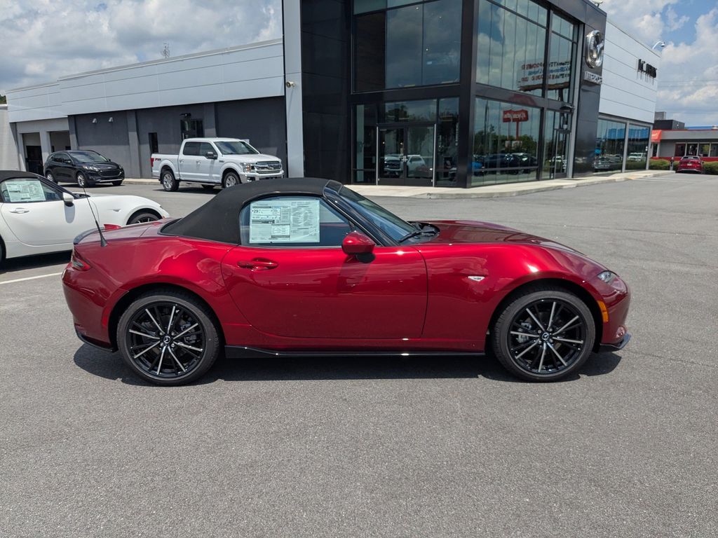2025 Mazda MX-5 Miata Miata Grand Touring photo 3