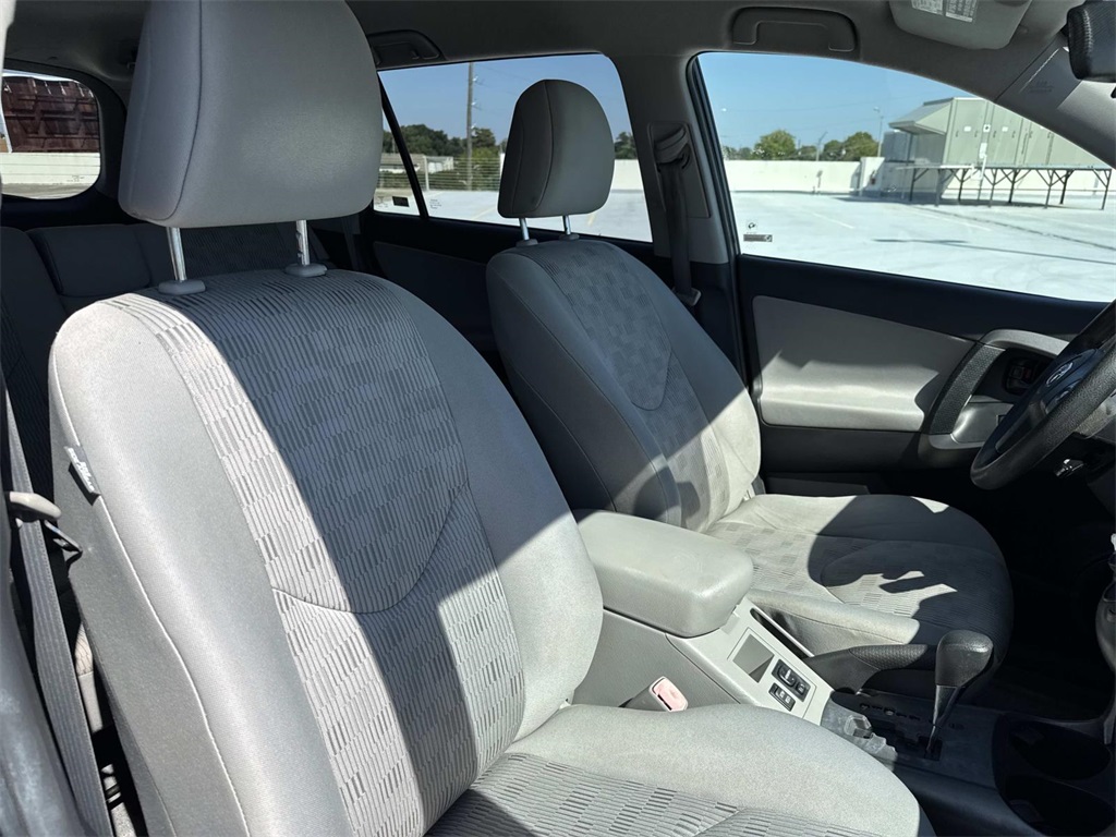 2012 Toyota RAV4 Base photo 9