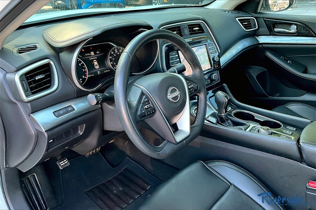 2023 Nissan Maxima SV photo 16