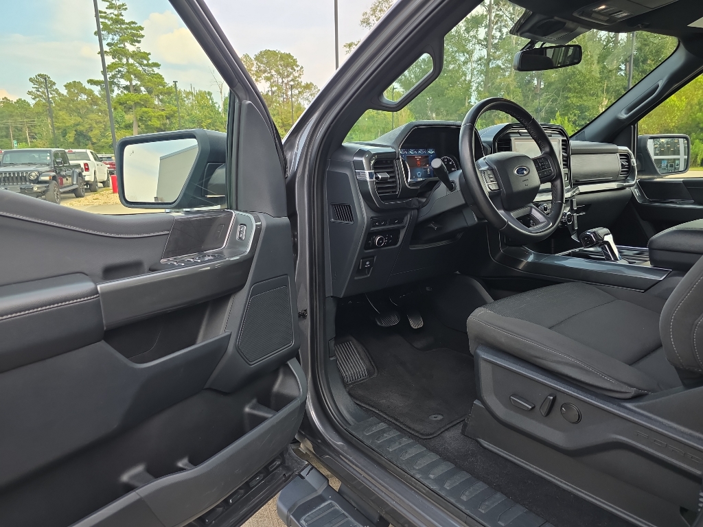 2023 Ford F-150 XLT photo 12