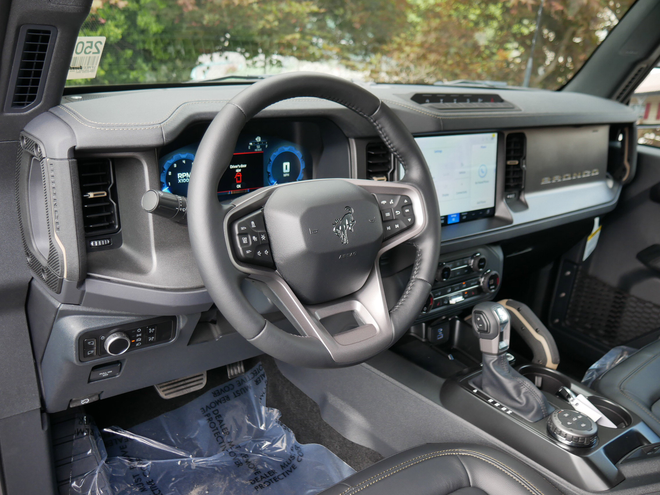 2025 Ford Bronco Badlands photo 3